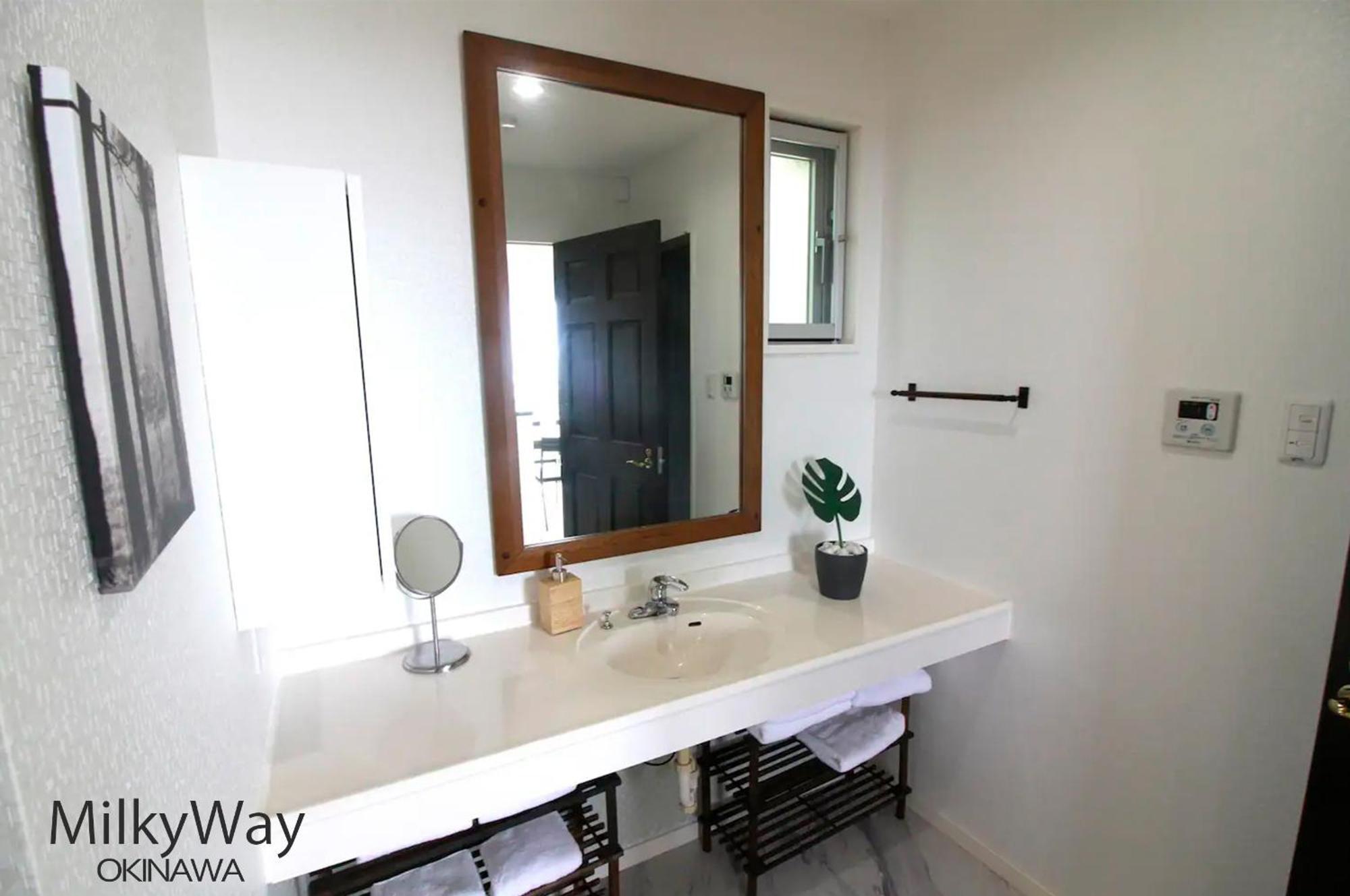 Okinawa Milky Way Villa Йомитан Екстериор снимка